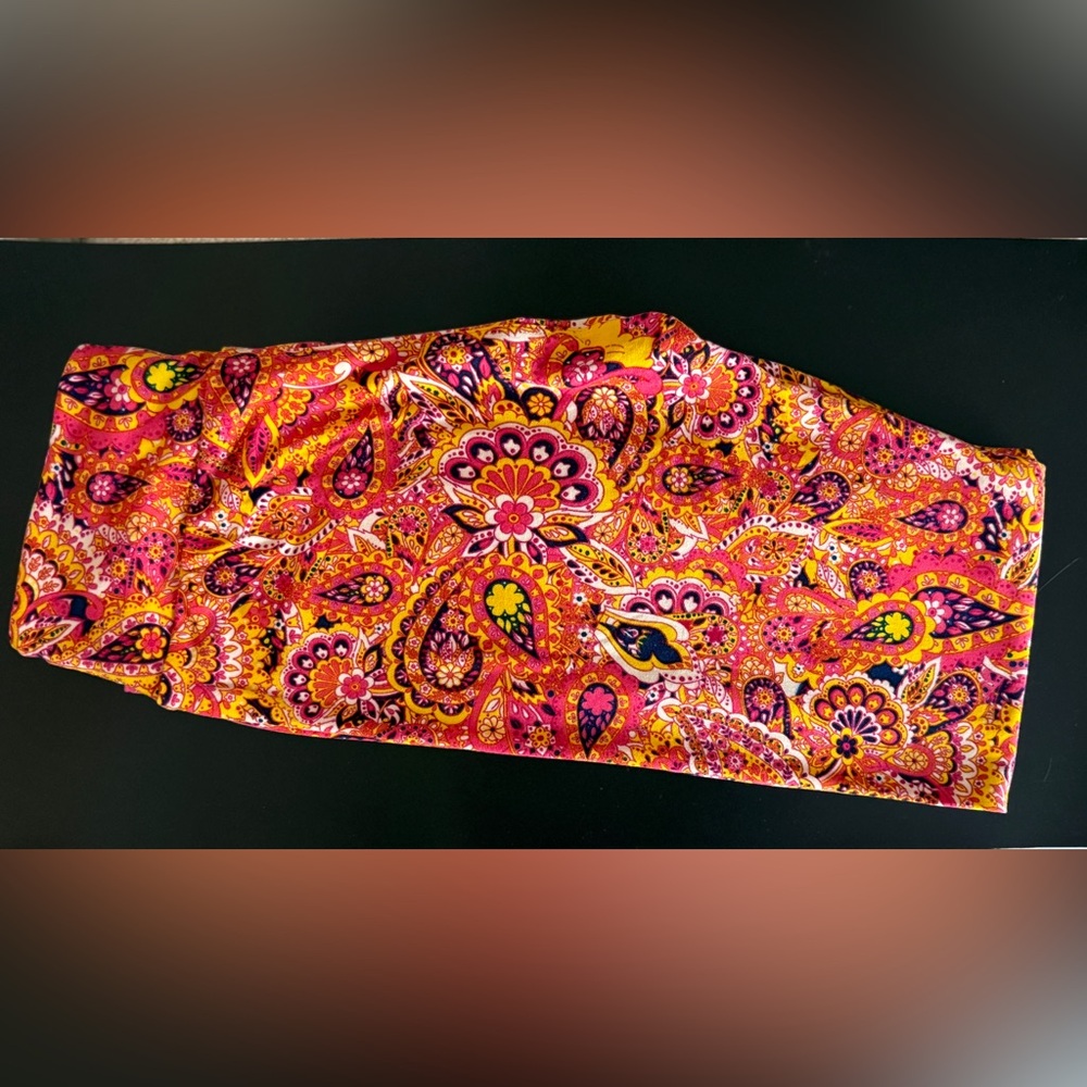LuLaRoe Vibrant Paisley Print OS Leggings